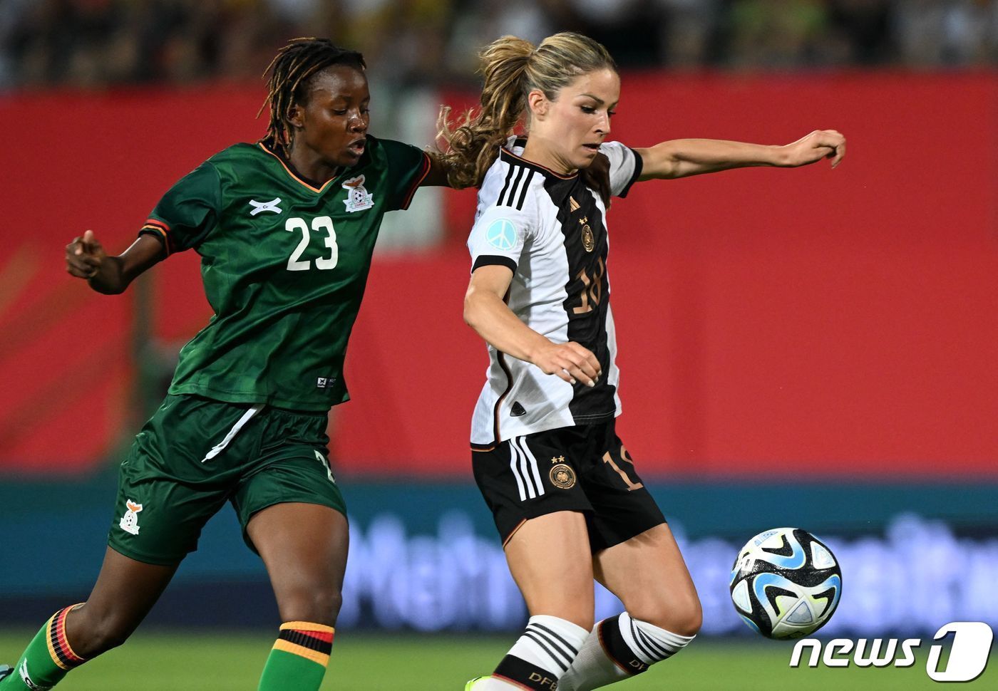 본문 이미지 - 독일과 잠비아의 친선 경기ⓒ AFP=뉴스1