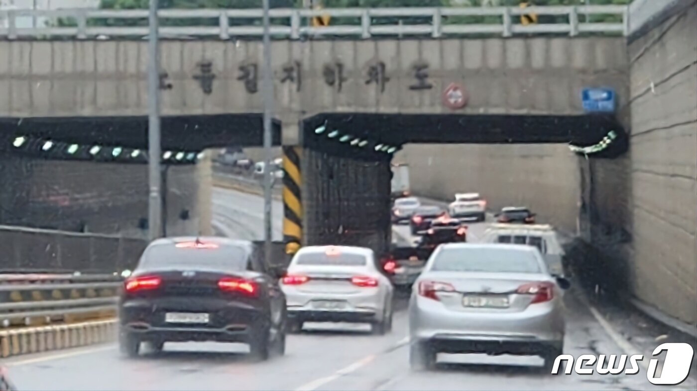 본문 이미지 - 18일 서울 영등포구 노들길 지하차로. 2023.7.18/뉴스1 ⓒ News1 김예원 기자