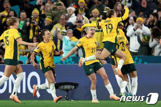 호주가 아일랜드를 꺾고 첫 경기를 기분 좋게 마쳤다. © AFP=뉴스1