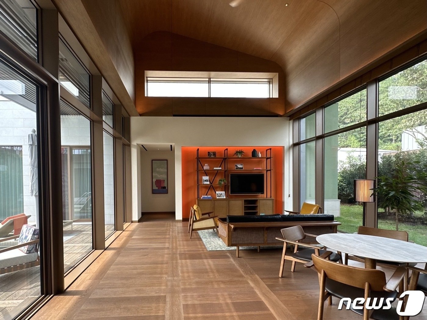 본문 이미지 - 펜트하우스에 속하는 매너하우스이다. 수영장을 이용할 수 있는 풀타입과 가든 타입으로 나뉜다.ⓒ News1 윤슬빈 기자