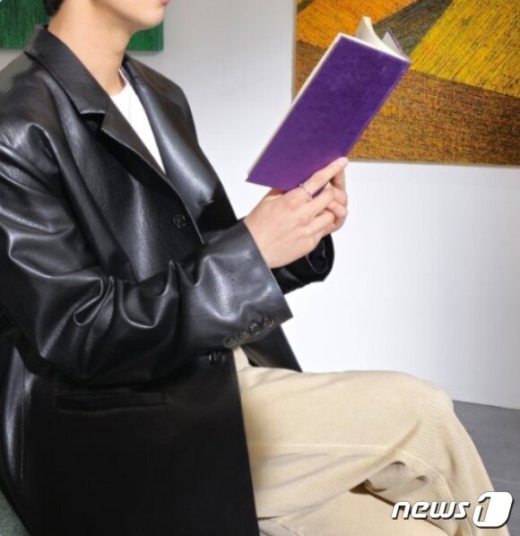 본문 이미지 -  BTS 멤버 슈가로 추정되는 사진 (삼성전자 모바일 인스타그램 갈무리)