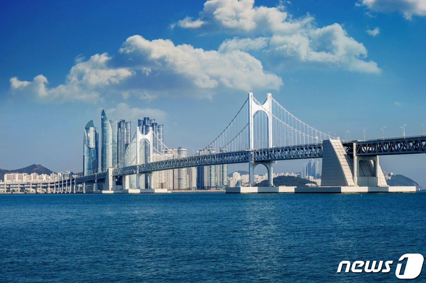 본문 이미지 - 2023년 상반기 외국인 여행객에게 가장 많은 검색량 기록한 ‘부산'(호텔스컴바인·카약 제공)