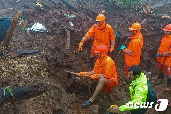 인도 산사태 © AFP=뉴스1