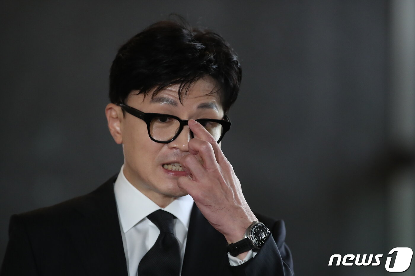 본문 이미지 - 한동훈 법무부 장관이 26일 오전 서울 여의도 국회에서 국회 법제사법위원회 전체회의 참석에 앞서 취재진의 질의에 답변하고 있다. 2023.7.26/뉴스1 ⓒ News1 이승배 기자