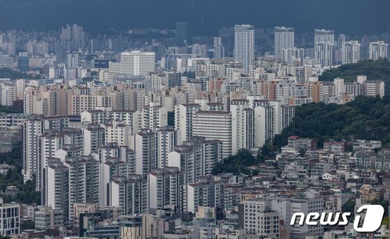  서울 용산구 남산N타워에서 바라본 아파트단지의 모습. 2023.7.26/뉴스1 © News1 이재명 기자