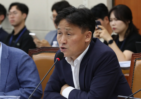 與 김영진 "국힘, 과연 떳떳할까…통일교, 尹에 풀베팅했다던데"