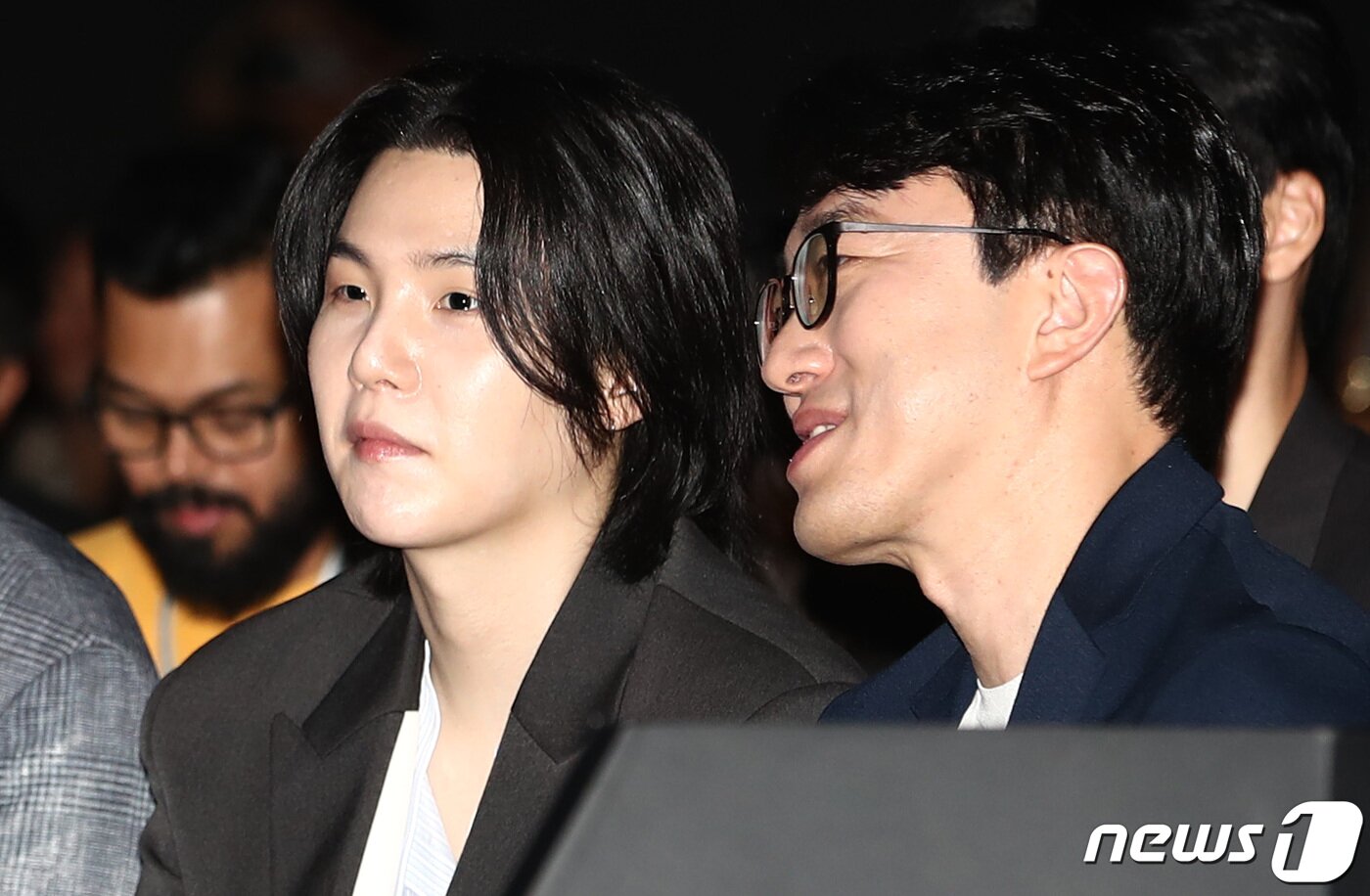 르포] K팝 콘서트 같았던 韓언팩…팬들 