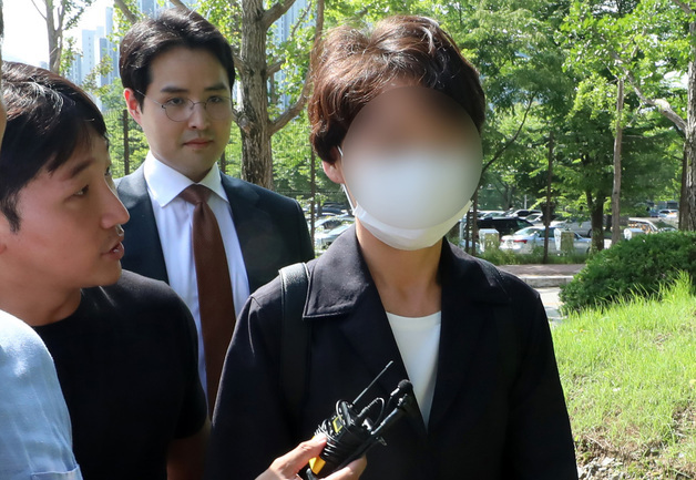 '7억 뇌물' 경찰간부, 징역 10년→징역형 집유…공수처 1호 인지 사건