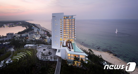 본문 이미지 - 강원도 강릉 씨마크호텔 전경(씨마크호텔 제공)