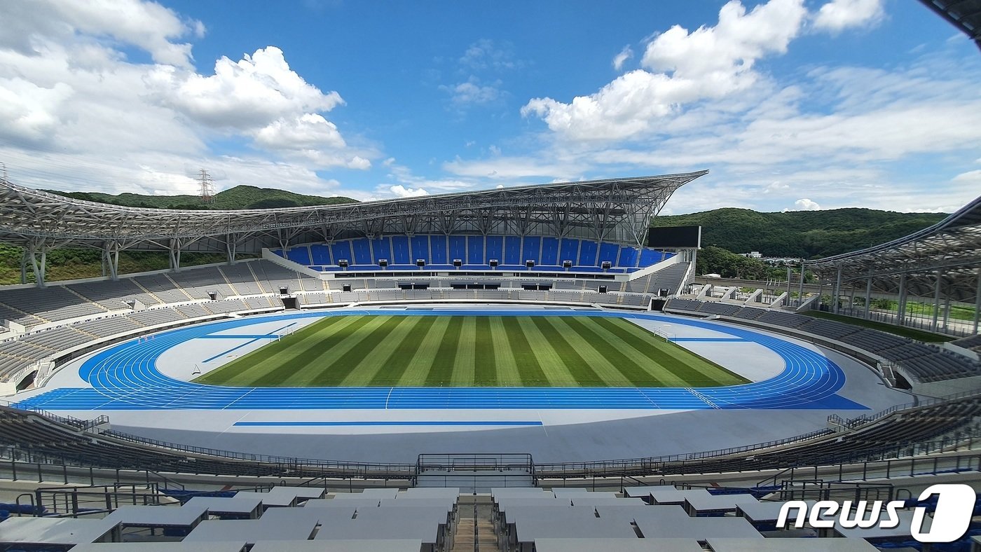 본문 이미지 - 용인미르스타디움 전경(용인시 제공) ⓒ News1 김평석 기자