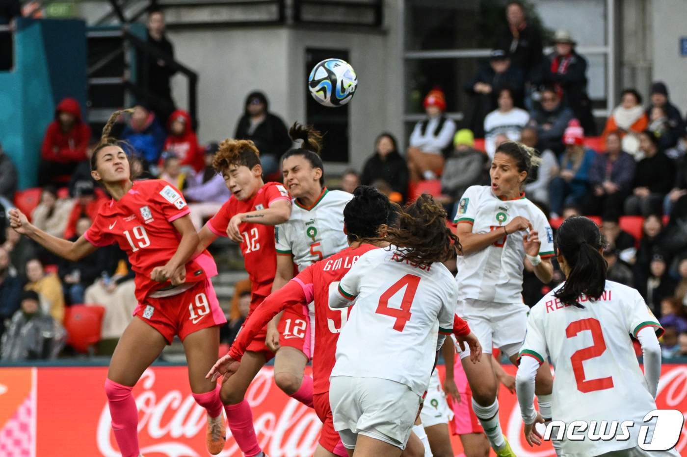 본문 이미지 - 한국 여자 축구대표팀이 모로코에 0-1로 졌다.  ⓒ AFP=뉴스1