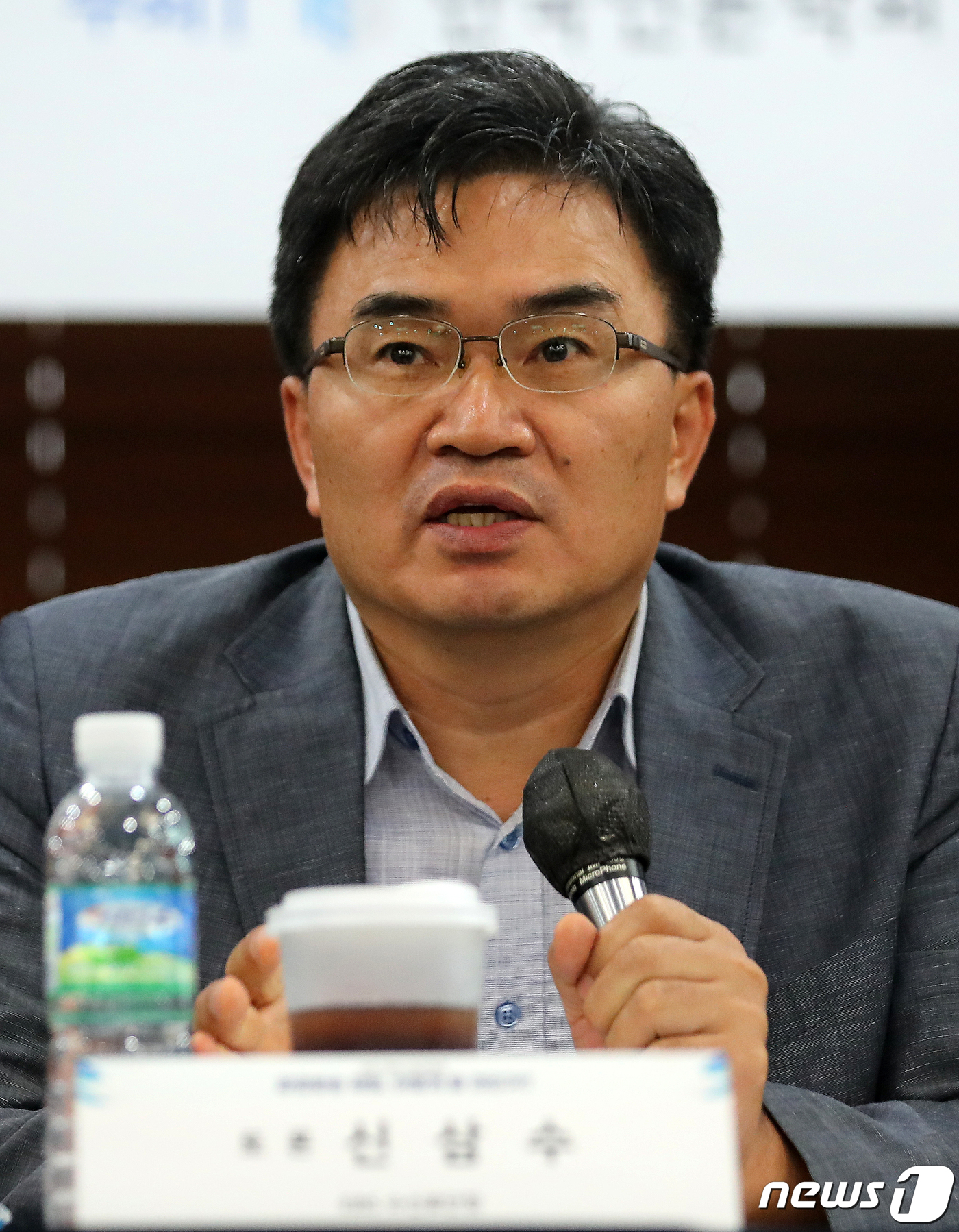 (서울=뉴스1) 김진환 기자 = 신삼수 EBS 수신료 단장이 4일 오후 서울 중구 한국프레스센터 외신기자클럽에서 열린 언론 3학회 긴급토론회 '공영방송 재원 어떻게 할 것인가?'에 …