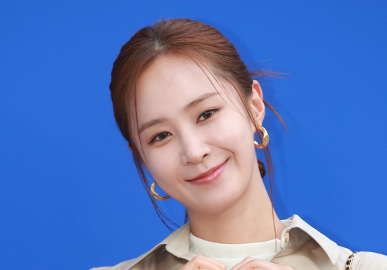 유리, 19년 만에 SM 떠난다 "소녀시대 활동은 계속"