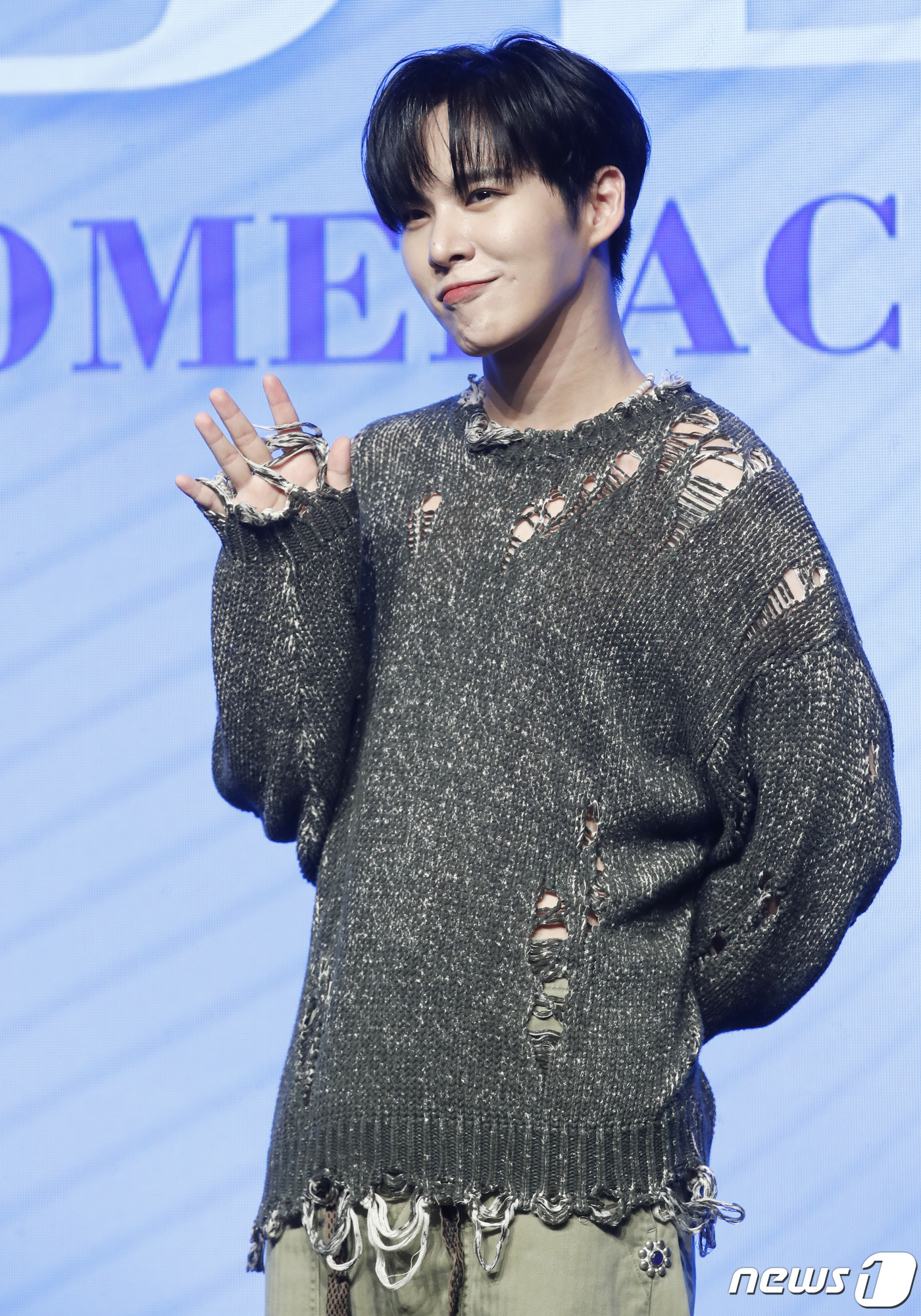 (서울=뉴스1) 권현진 기자 = 그룹 씨드(XEED)의 도하가 1일 서울 용산구 대원콘텐츠라이브에서 가진 두 번째 미니 앨범 '블루(BLUE)' 발매 쇼케이스에서 포즈를 취하고 있 …