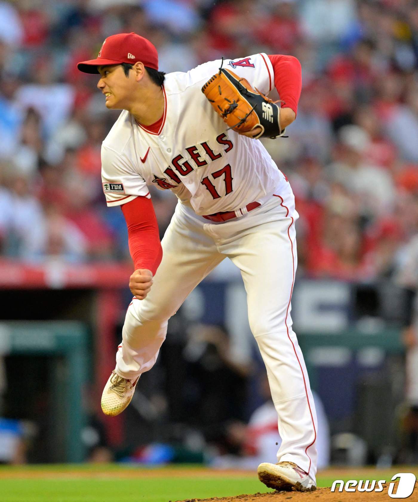 본문 이미지 - LA 에인절스 오타니 쇼헤이가 10일(한국시간) 열린 메이저리그 샌프란시스코 자이언츠전에 선발 등판해 역투하고 있다. ⓒ AFP=뉴스1
