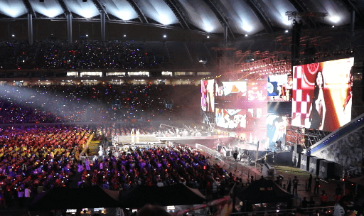 본문 이미지 - 11일 오후 서울 마포구 서울월드컵경기장에서 열린 ‘2023 새만금 세계스카우트잼버리 K팝 슈퍼 라이브 콘서트’에서 대원들이 공연을 즐기고 있다. 2023.8.11/뉴스1 ⓒ News1