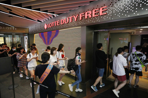 롯데免, 3Q 영업이익 183억 '흑자 전환'…매출 7241억