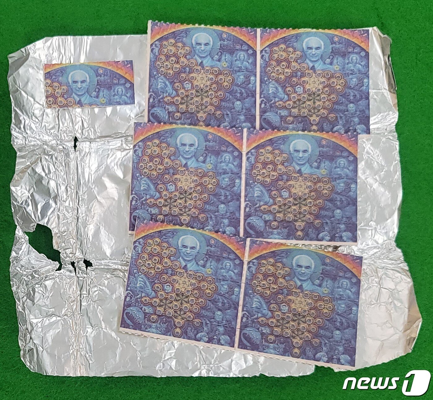 본문 이미지 - 14일 서울경찰청 광역수사단 마약범죄수사대가 압수한 마약류들을 공개했다.(서울경찰청 제공)