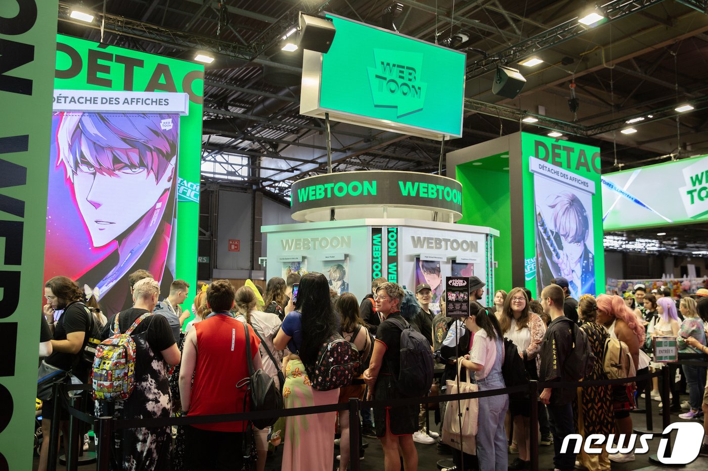 본문 이미지 -  프랑스 어메이징 페스티벌 2023에서 열린 네이버웹툰 부스(네이버웹툰 제공)