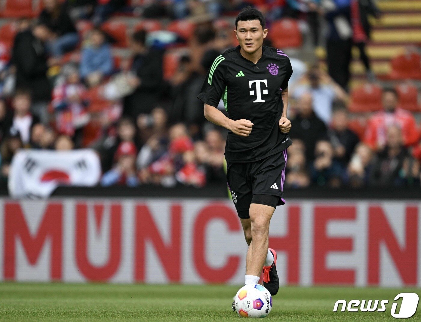 본문 이미지 - 바이에른 뮌헨 수비수 김민재.  ⓒ AFP=뉴스1