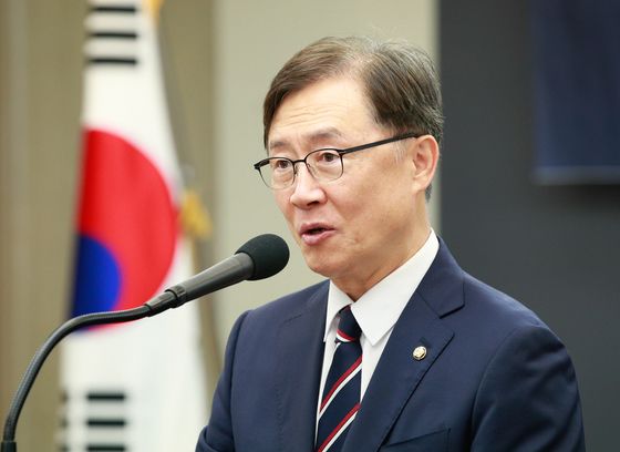 최재형 "이재명, 내가 볼 땐 유죄…무죄라면서 재판 끄는 사람 못 봐"