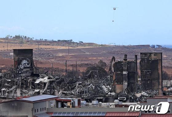 16일(현지시각) 산불 참사가 휩쓴 하와이 마우이 섬 라하이나에서 잿더미로 변한 건물이 보인다. 2023.8.17 © AFP=뉴스1 © News1 우동명 기자