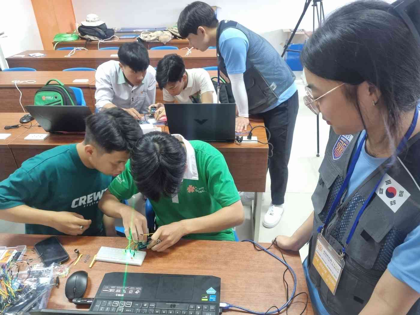 한기대 학생들이 여름 방학 기간 베트남 다낭에서 기술교육 봉사를 펼쳤다. (한기대 제공)