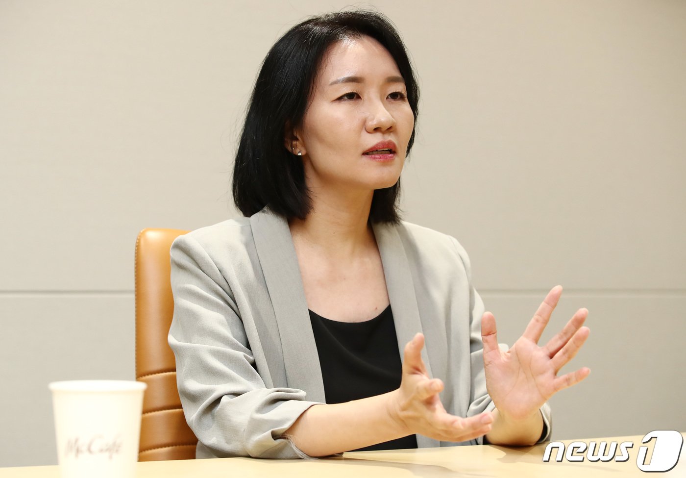 본문 이미지 - 이해연 한국맥도날드 최고 마케팅 책임자(CMO)가 17일 서울 종로구 한국맥도날드 본사에서 뉴스1과 인터뷰를 하고 있다. 2023.8.17/뉴스1 ⓒ News1 김민지 기자