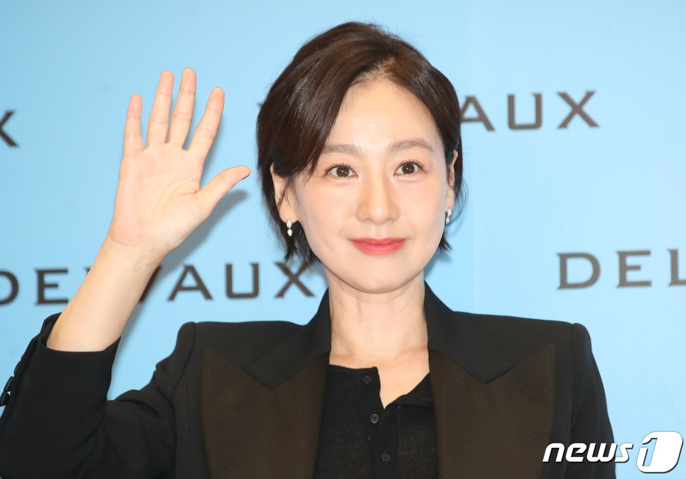 본문 이미지 - 배우 이미연이 18일 오전 서울 강남구 신세계백화점에서 열린 한 포토 행사에서 포즈를 취하고 있다. ⓒ News1 권현진 기자