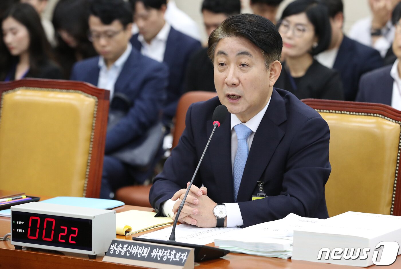 본문 이미지 - 이동관 방송통신위원장 후보자가 18일 오전 서울 여의도 국회 과학기술정보방송통신위원회에서 열린 인사청문회에서 의원들의 질의에 답하고 있다. 2023.8.18/뉴스1 ⓒ News1 임세영 기자
