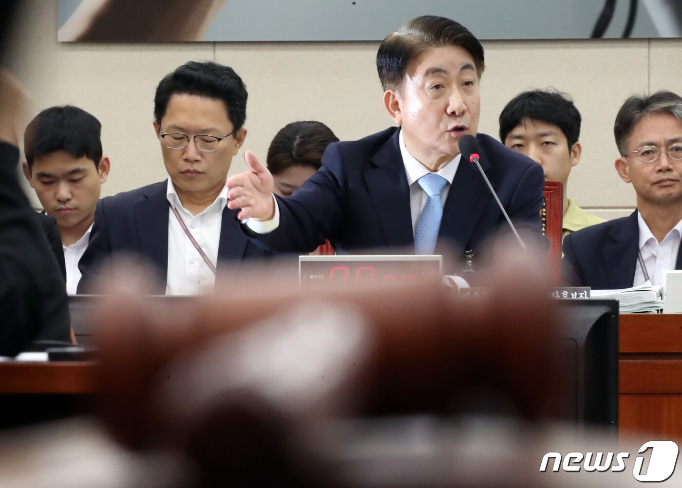 본문 이미지 - 이동관 방송통신위원장 후보자가 18일 오전 서울 여의도 국회 과학기술정보방송통신위원회에서 열린 인사청문회에 출석해 의원 질의에 답하고 있다. 2023.8.18/뉴스1 ⓒ News1 황기선 기자