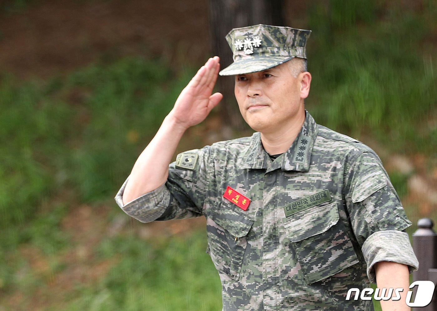 본문 이미지 - 호우 실종자 수색 중 순직한 해병대원 사건을 수사한 박정훈 전 해병대 수사단장&#40;대령&#41;이 18일 오후 경기 화성시 해병대사령부에서 열린 징계위원회에 출석하고 있다. 이번 징계위는 해병대원 순직사건 조사와 관련 군 당국의 승인없이 방송사 시사프로그램 출연에 따른 것이다.2023.8.18/뉴스1 ⓒ News1 김영운 기자