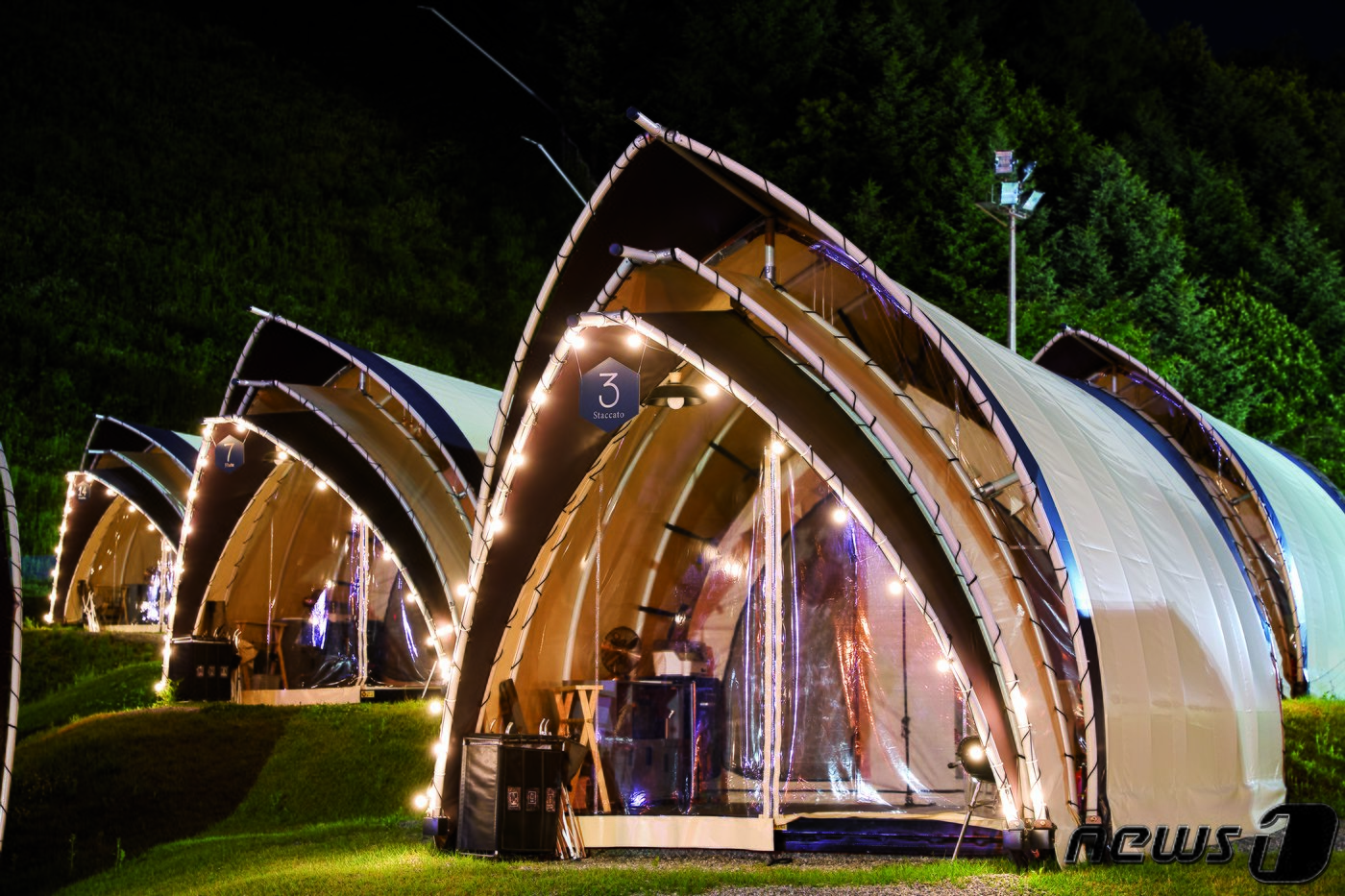 본문 이미지 - 엘리시안 강촌 캠핑파크.(엘리시안 강촌 리조트 제공)/뉴스1