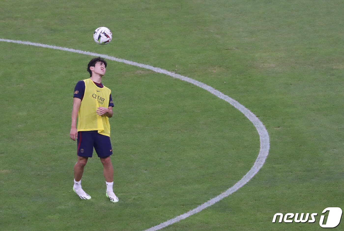 본문 이미지 - 파리 생제르맹(PSG) 이강인이 2일 오후 부산 연제구 부산아시아드주경기장에서 K리그1 전북 현대와 쿠팡플레이 3차전을 앞두고 열린 오픈 트레이닝에서 훈련을 하고 있다. 2023.8.2/뉴스1 ⓒ News1 윤일지 기자