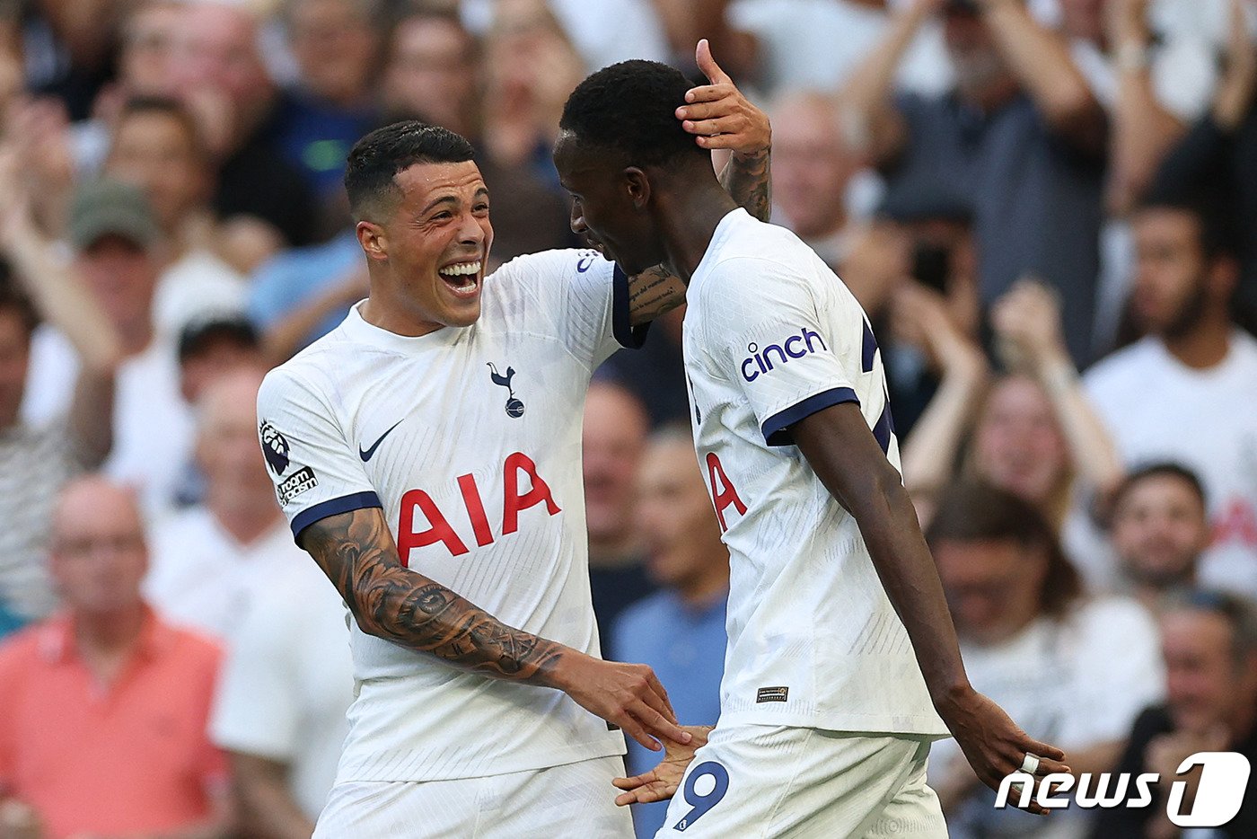 본문 이미지 - 득점 후 기뻐하는 사르&#40;오른쪽&#41; ⓒ AFP=뉴스1