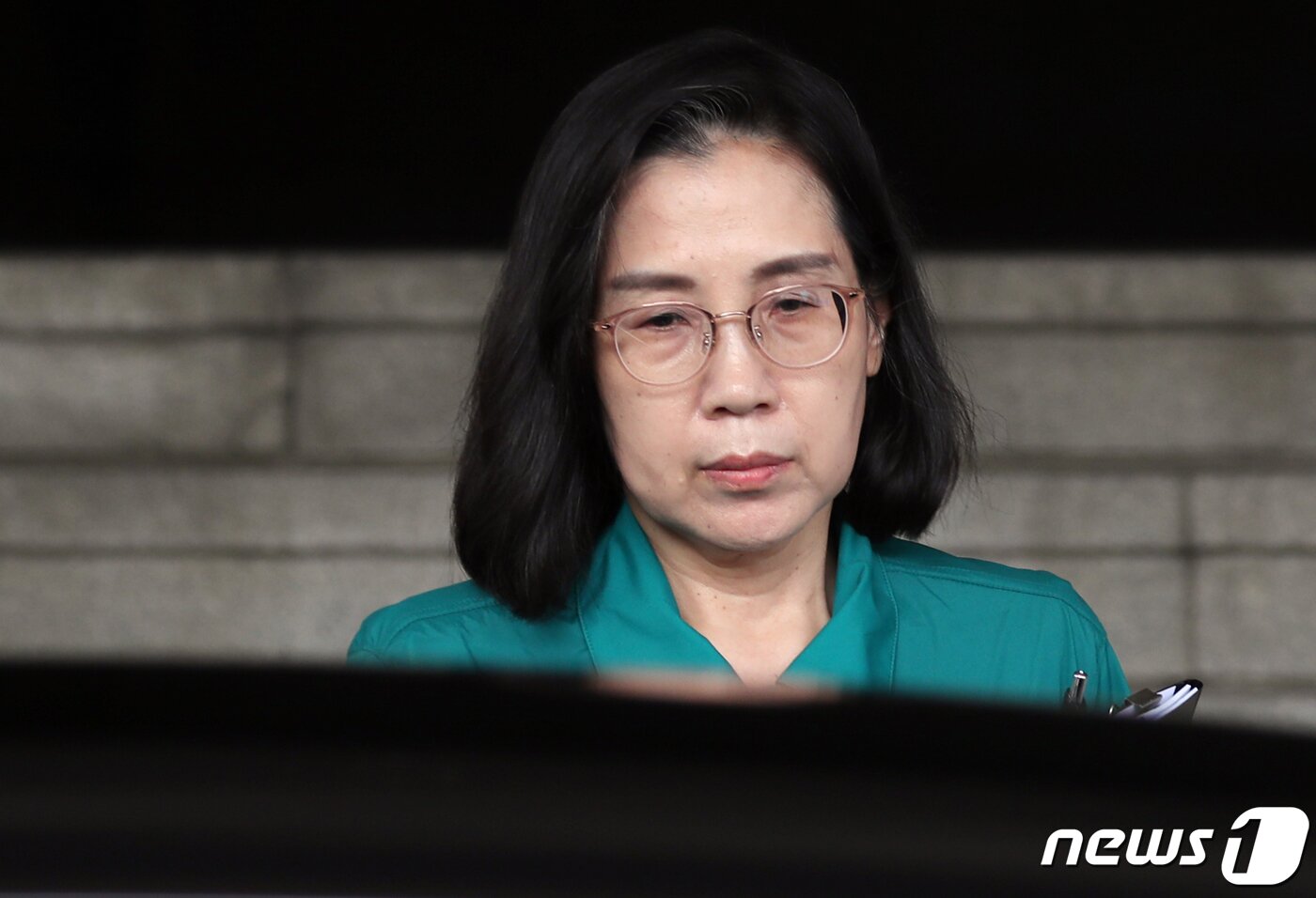 본문 이미지 - 김현숙 여성가족부 장관이 국무회의 참석을 위해 21일 오전 서울 종로구 세종대로 정부서울청사를 나서고 있다.  2023.8.21/뉴스1 ⓒ News1 김명섭 기자