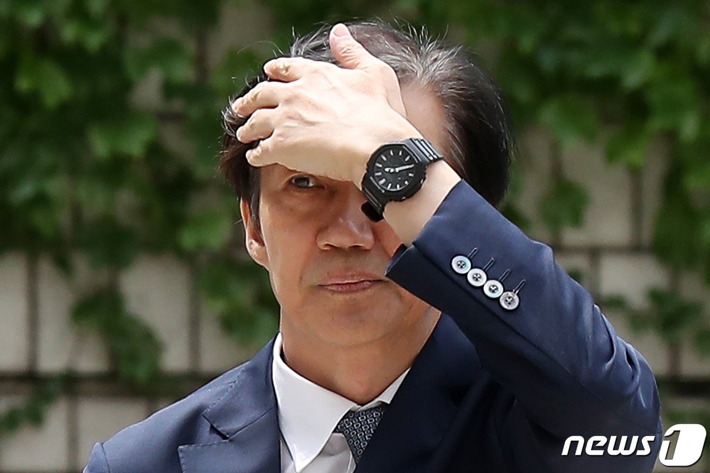 본문 이미지 - 자녀 입시비리와 유재수 전 부산시 경제부시장 감찰 무마 혐의로 재판에 넘겨진 조국 전 법무부 장관이 21일 오후 서울 서초구 서울고등법원에서 열린 2심 공판에 출석하고 있다. 2023.8.21/뉴스1 ⓒ News1 민경석 기자