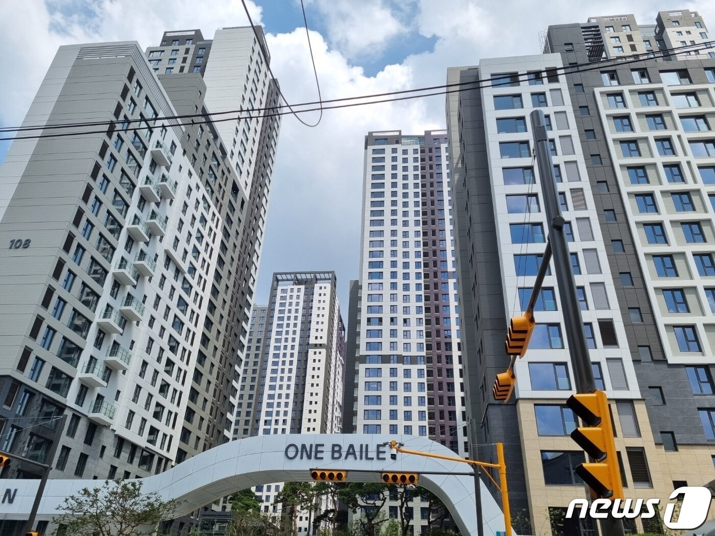 본문 이미지 - 이달 말 입주를 압둔 래미안 원베일리. ⓒ News1 최서윤 기자
