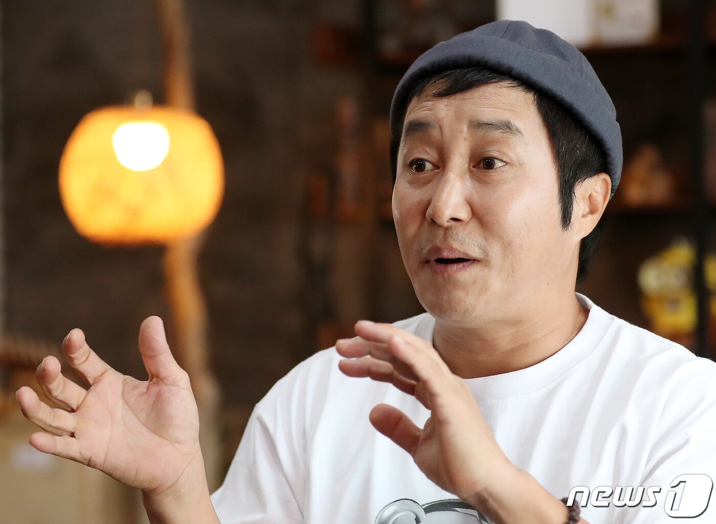 본문 이미지 - 개그맨 김병만이 경기도 양주시의 한 카페에서 뉴스1과 인터뷰를 하고 있다. /뉴스1 ⓒ News1 김진환 기자