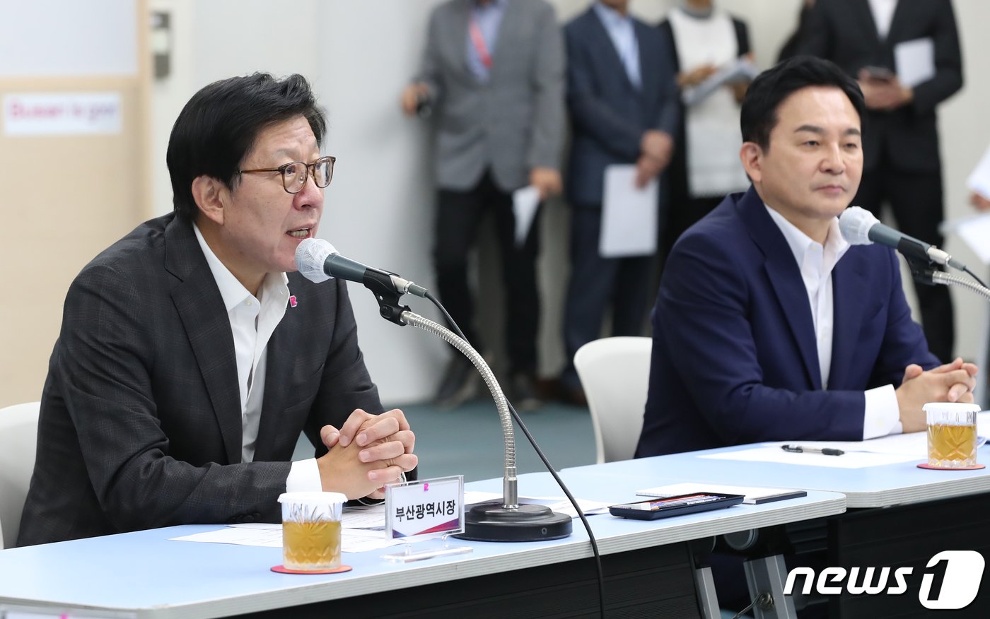 본문 이미지 - 박형준 부산시장이 작년 8월23일 오전 부산시청 대회의실에서 열린 '부산 도심융합특구 성공조성 및 국토교통 현안회의'에서 발언을 하고 있다. 2023.8.23/뉴스1 ⓒ News1 윤일지 기자