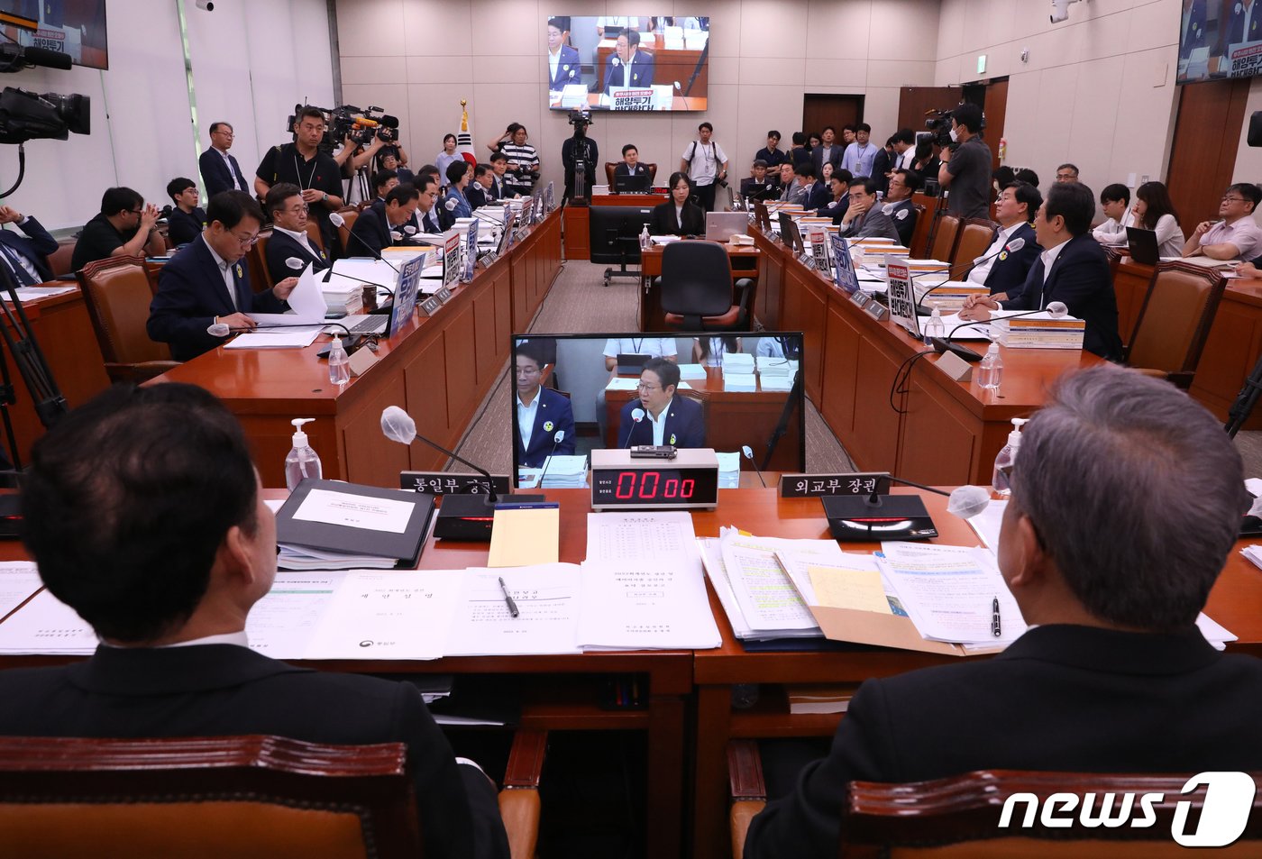 본문 이미지 - 황희 더불어민주당 의원이 23일 서울 여의도 국회에서 열린 외교통일위원회 전체회의에서 발언을 하고 있다. 2023.8.23/뉴스1 ⓒ News1 송원영 기자