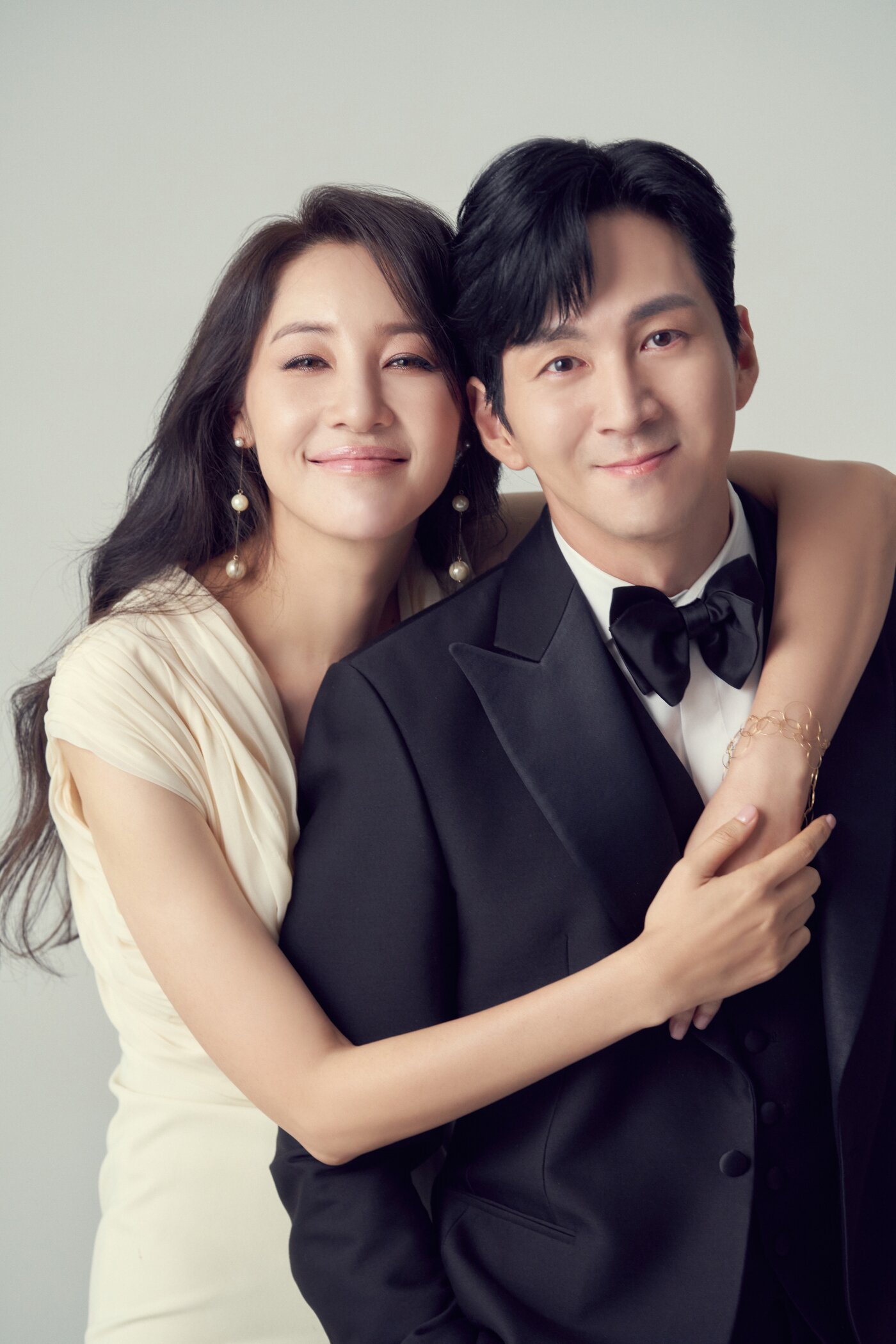 본문 이미지 - 배우 윤지민 권해성 / 플럼에이앤씨 제공