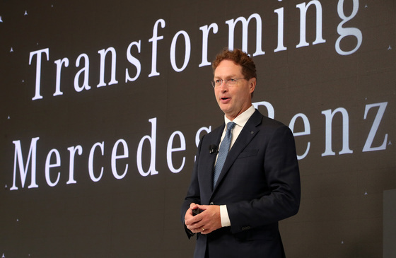 방한 벤츠 회장 "27년까지 신차 40종 출시"…사상 최대 규모