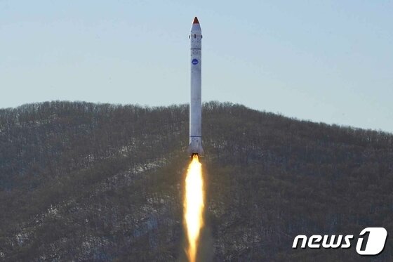 본문 이미지 - (평양 노동신문=뉴스1) = <자료사진> [국내에서만 사용가능. 재배포 금지. DB 금지. For Use Only in the Republic of Korea. Redistribution Prohibited] rodongphoto@news1.kr