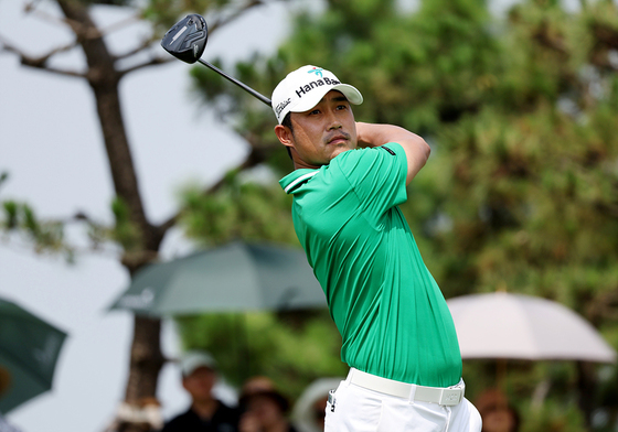 '24위→1위' 박은신, KPGA 골프존 오픈 2R 단독 선두 도약