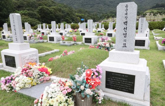 보훈부 "백선엽 비석 국가유산 지정 결정 안돼…목록 제출했을 뿐"