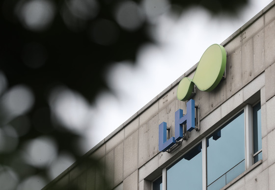 '분양권도 주택으로 본다' 소급적용한 LH 상대 임차인 소송