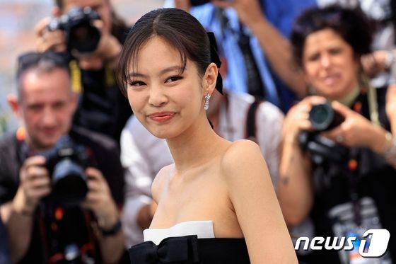 '디 아이돌'로 칸 영화제에 참석한 블랙핑크 제니 © AFP=뉴스1<br /><br />