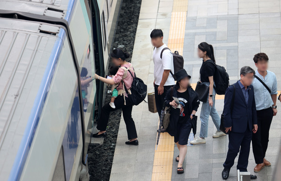 KTX·전기차 충전 혜택 한 번에…'모두의 그린카드' 10월 출시