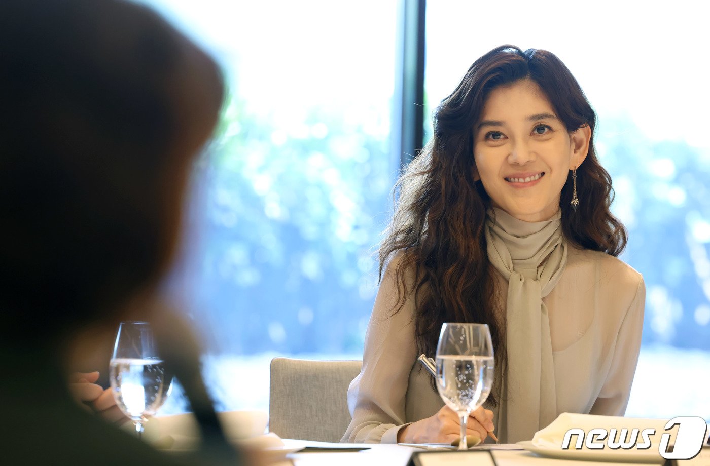 본문 이미지 - 이부진 한국방문의해위원회 위원장이 31일 서울 중구 신라호텔 오키드홀에서 열린 (재)한국방문의해위원회 이사 오찬 간담회에서 참석자들의 발언을 경청하고 있다. (문화체육관광부 제공) 2023.8.31/뉴스1